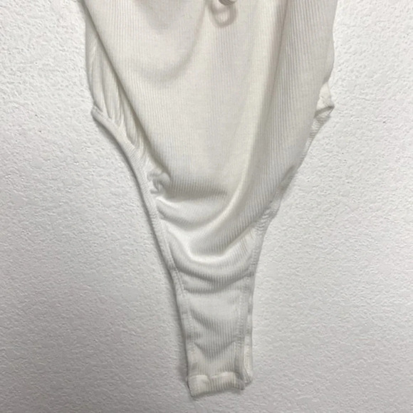 Princess Polly Cara White Waffle Knit Tie Front Bodysuit Size 8 - Picture 7 of 12